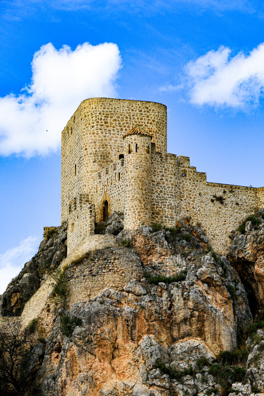 Castillo Árabe – Oficina Turismo Olvera Oficial